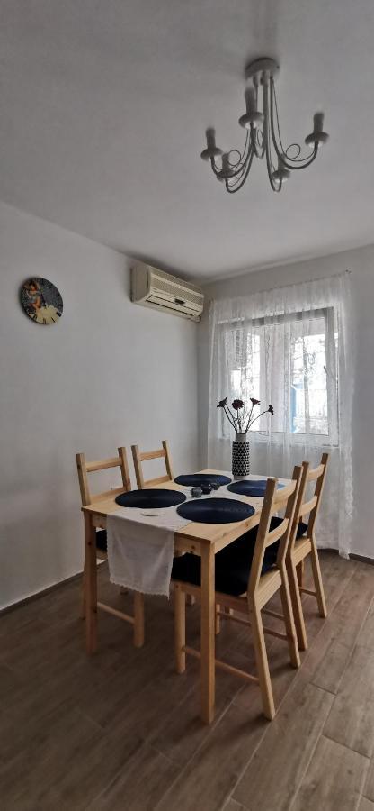 Vacation Home Kovachnica Vrbnik Bagian luar foto