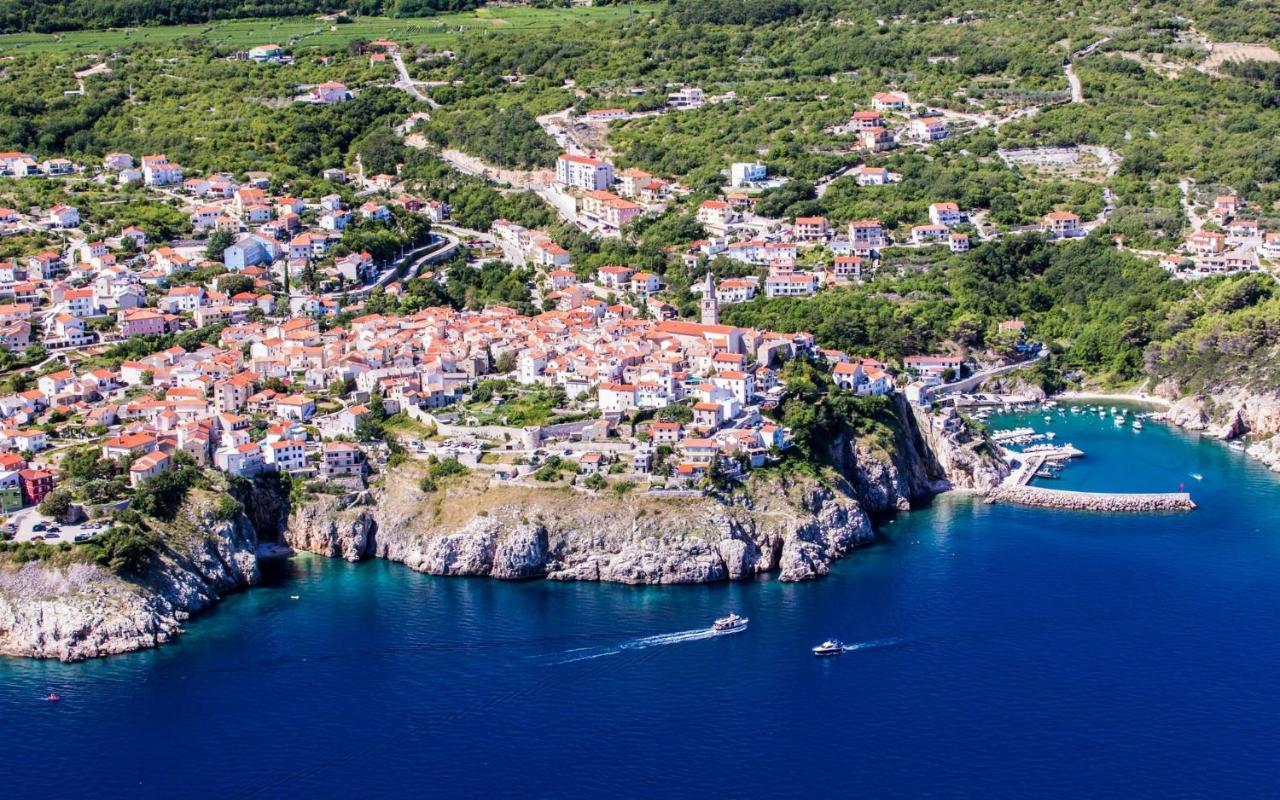 Vacation Home Kovachnica Vrbnik Bagian luar foto