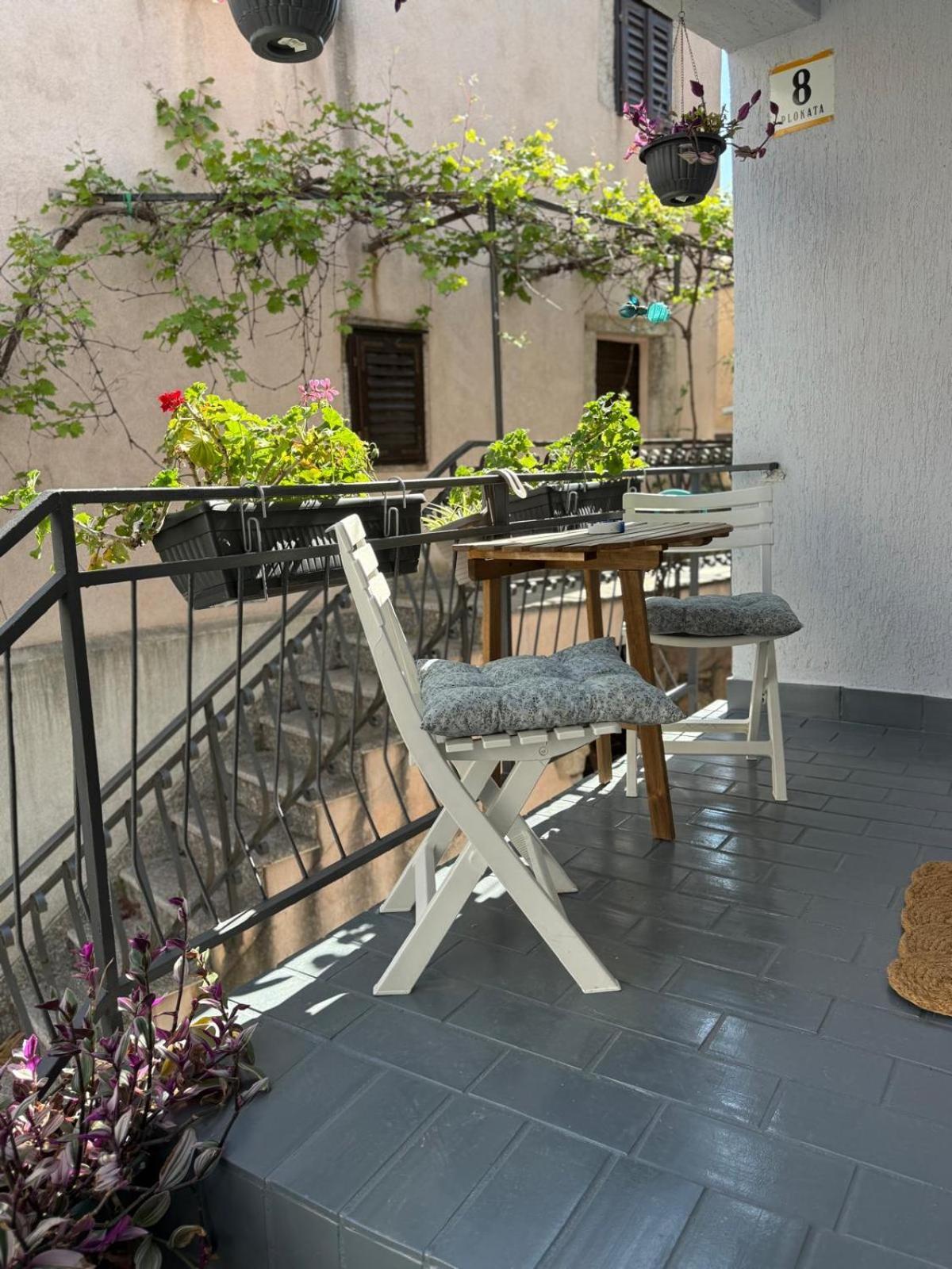 Vacation Home Kovachnica Vrbnik Bagian luar foto
